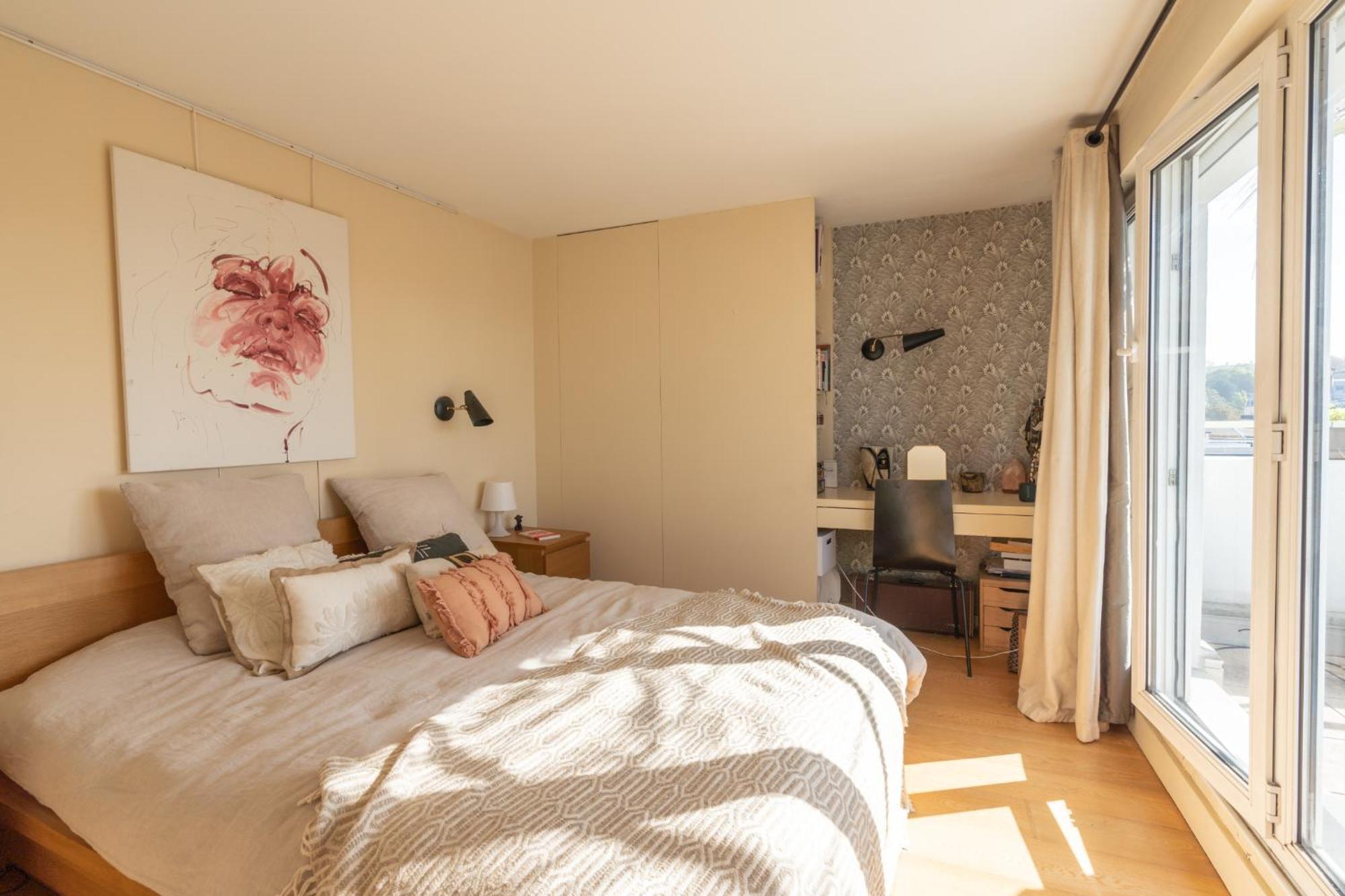 Breathtaking 2bd Roof-top Patio 19e!
